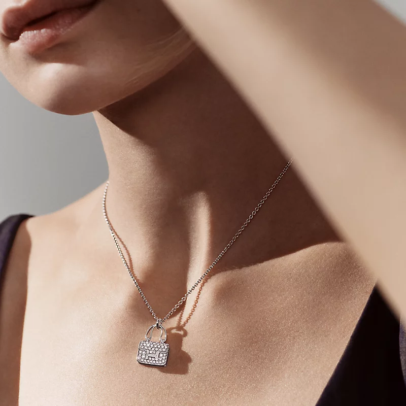 エルメス アミュレット コンスタンス ネックレス 新入荷