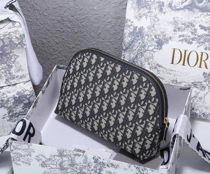 クリスチャン・ディオール 30 モンテーニュ ビューティーポーチ