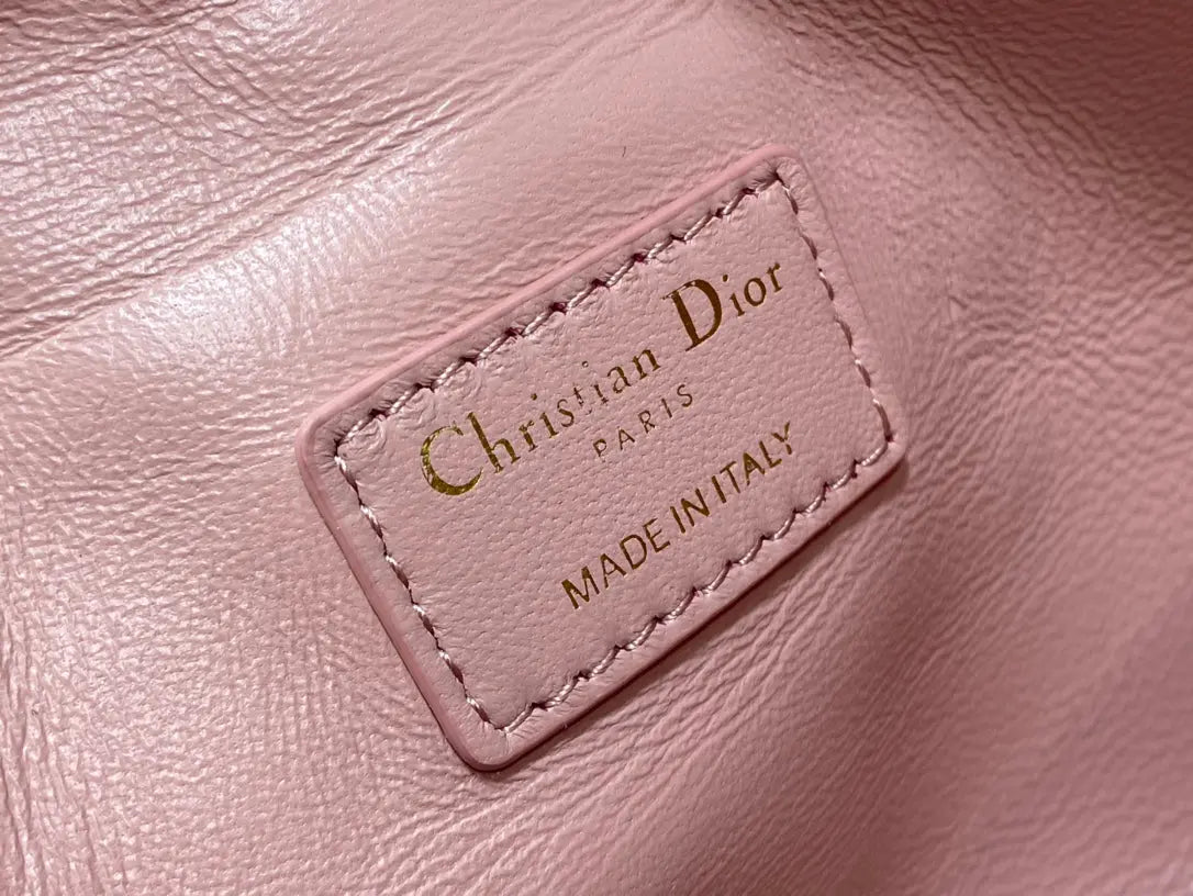 クリスチャン ディオール ミディアム トラベル ディオール ノマド ポーチバッグ