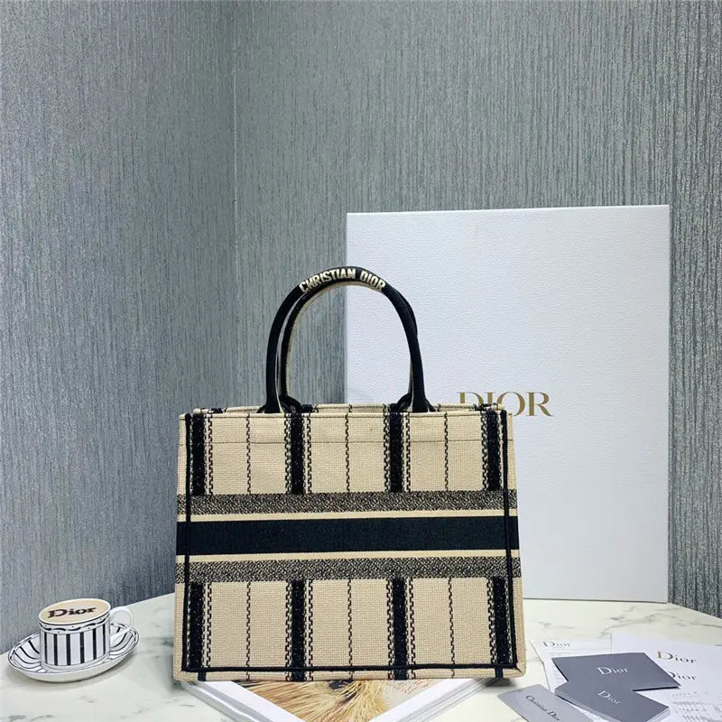 ディオール ブックトート スモール