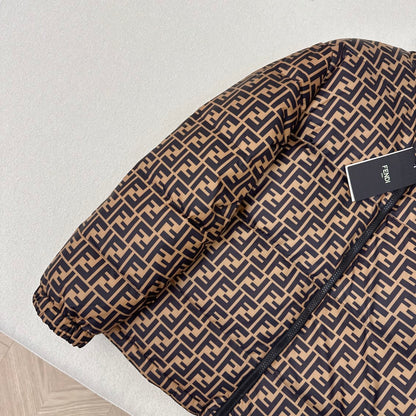 FENDI（フェンディ） 両面着可能ダウンジャケット ご好評に付き再入荷！