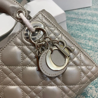 クリスチャン・ディオール ミニ レディ ディオール バッグ