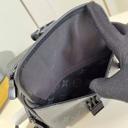 ゲッタウェイ メッセンジャーバッグ モノグラム エクリプス M12518 – LW427