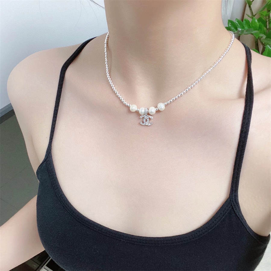 シャネルの天然淡水パールネックレス