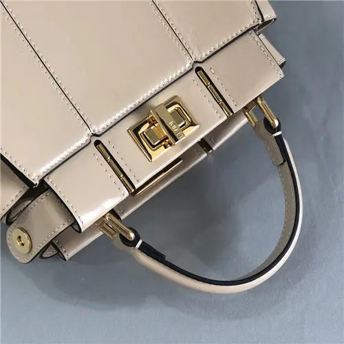 フェンディ ピーカブー ミニバッグ