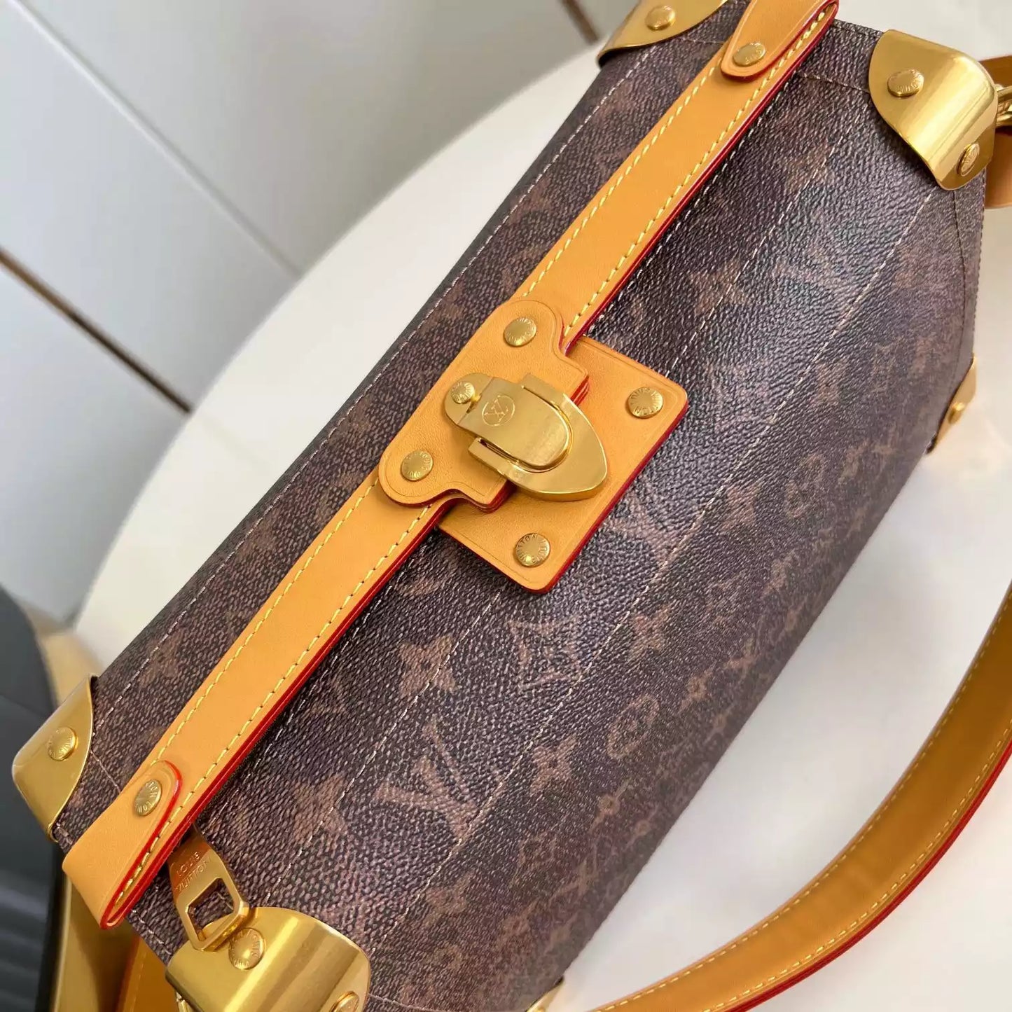 ソウルトランク イーストウエスト モノグラム ダストキャンバス M11536 – LW440