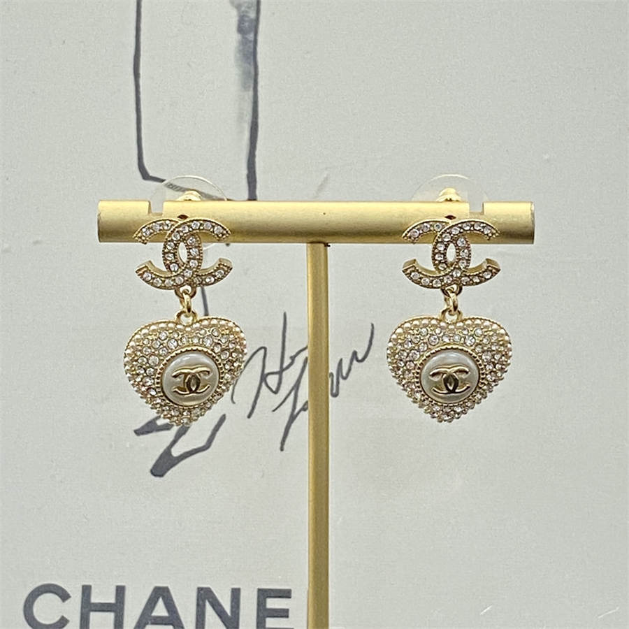 シャネル クラシック スモール ダブルC ダイヤモンド ラブ イヤリング