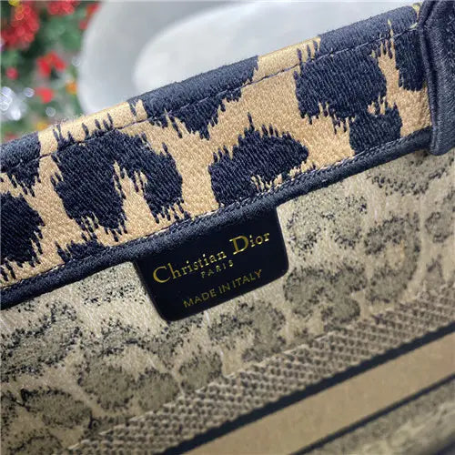 ディオール ブックトートバッグ レオパード柄 スモール