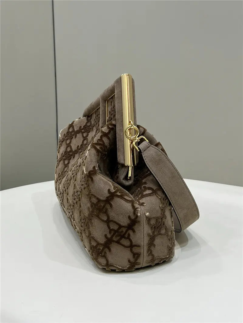 フェンディのファーストバッグ