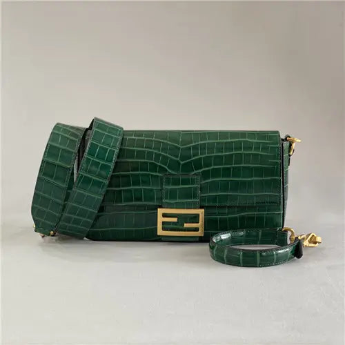 フェンディの象徴的なバゲットバッグ