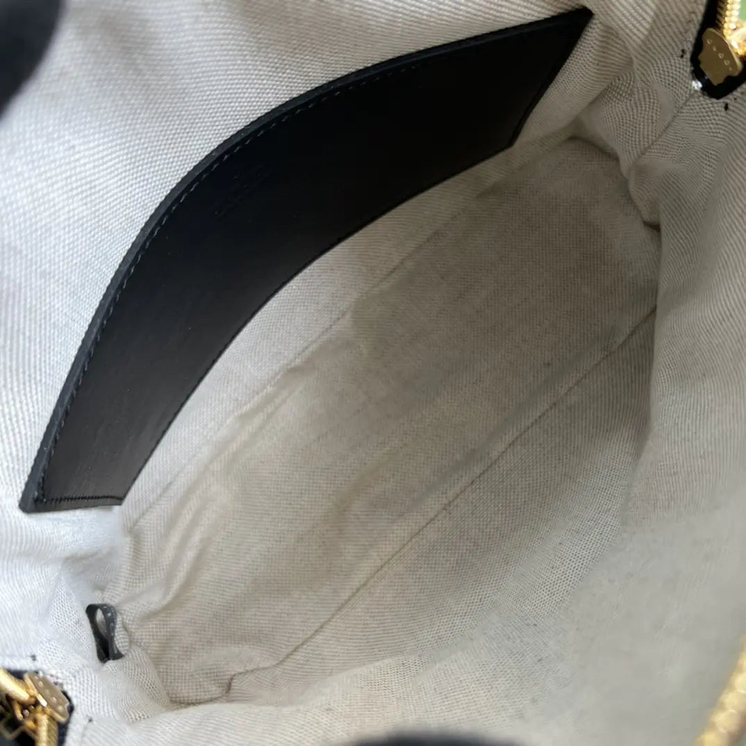 GG マトラッセ レザー スモール バッグ