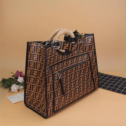 フェンディ ランナウェイ ショッピングバッグ ブラウン