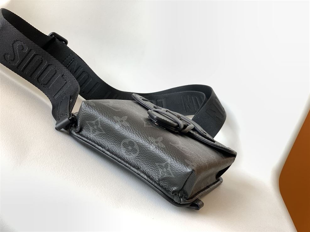 ルイ・ヴィトン ソミュール スリングバッグ モノグラム・エクリプス コーティングキャンバス – LVB010