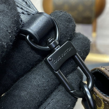 LV レトロ メッセンジャーバッグ