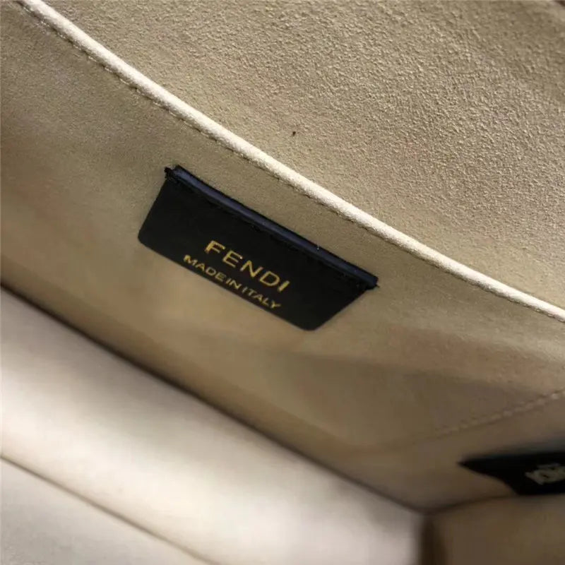 フェンディ カンユー ショルダーバッグ