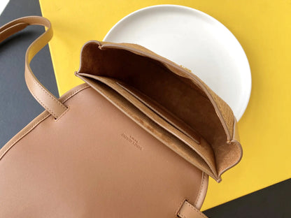 KAIA スモールサッチェル（スムースヴィンテージレザー）