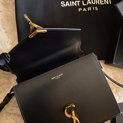 カサンドラ モノグラム クラスプバッグ マットパイソン