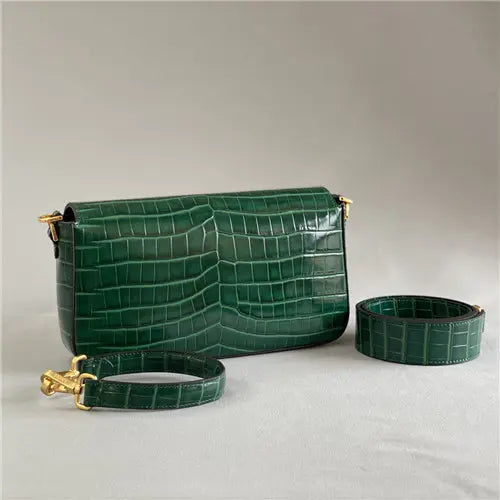 フェンディの象徴的なバゲットバッグ