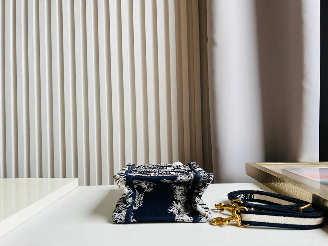 クリスチャン・ディオール ミニブックトート フォンバッグ