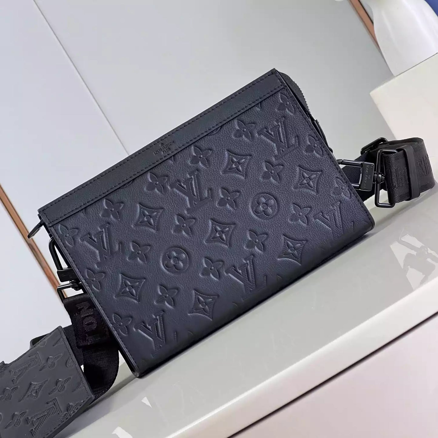 ガストン ウェアラブルウォレット ブラック M81115 – LW258