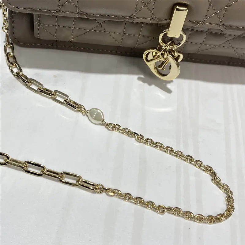 レディディオールクラッチ