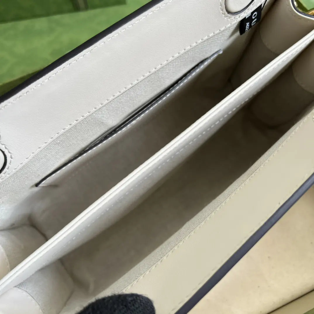 GG マトラッセ レザー スモール バッグ