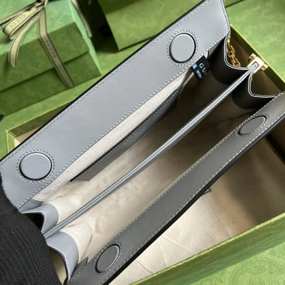 GG マトラッセ レザー スモール バッグ