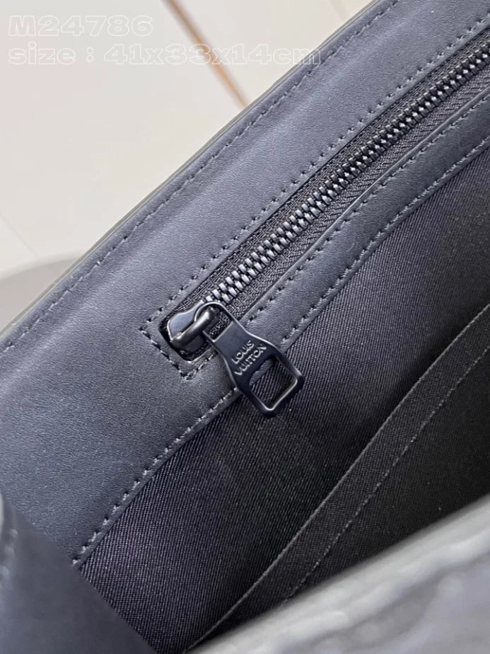 24H ブラックモノグラム トリヨンレザー フラットバッグ M24786 – LW206