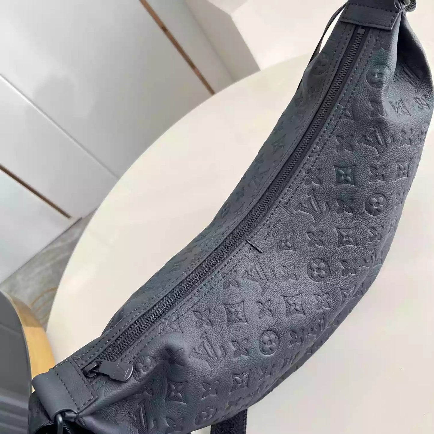 ホーボー ハマックバッグ ブラック モノグラム シャドウ M12850 – LW420