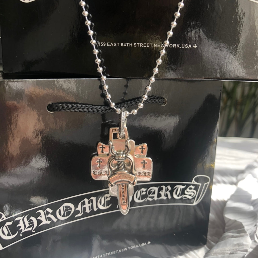 Chrome Hearts（クロムハーツ）3段ソードとホーリーソードサンスクリットペンダントネックレス