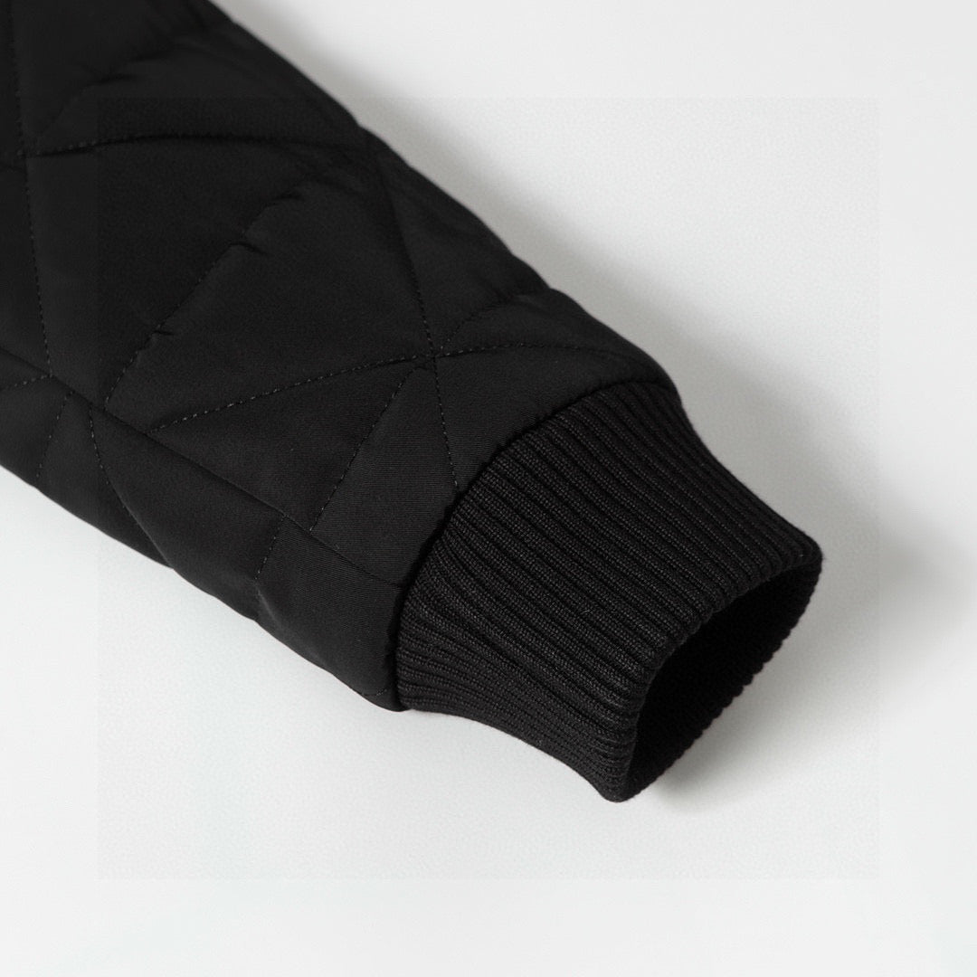 【PRADA旗艦店】プラダ ダウンジャケット ご好評に付き再入荷！