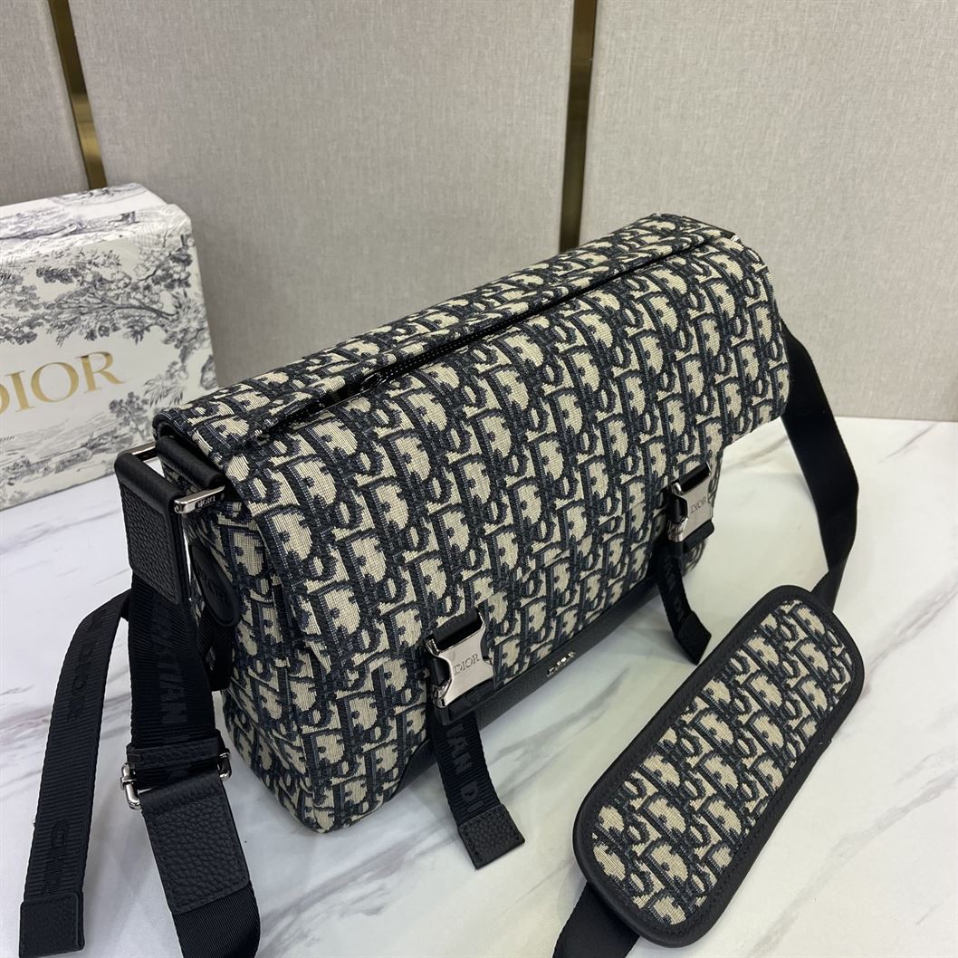 ディオール エクスプローラー メッセンジャーバッグ – DIO006
