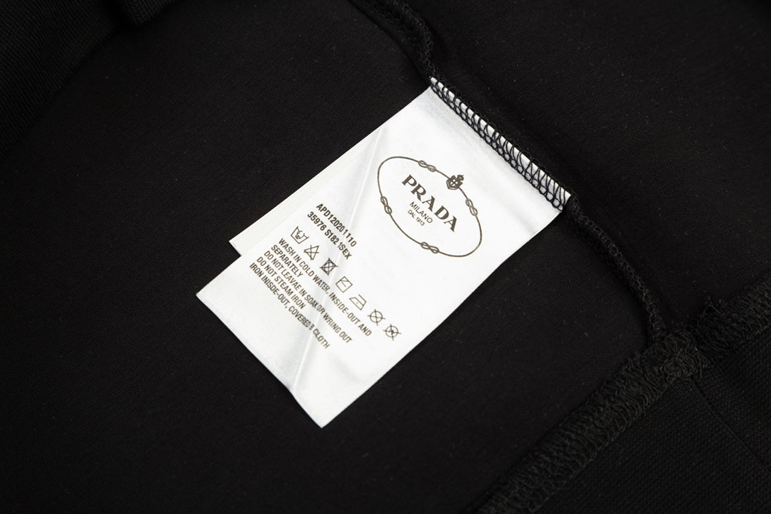 【PRADA公式旗艦店】好評に付き再入荷！！