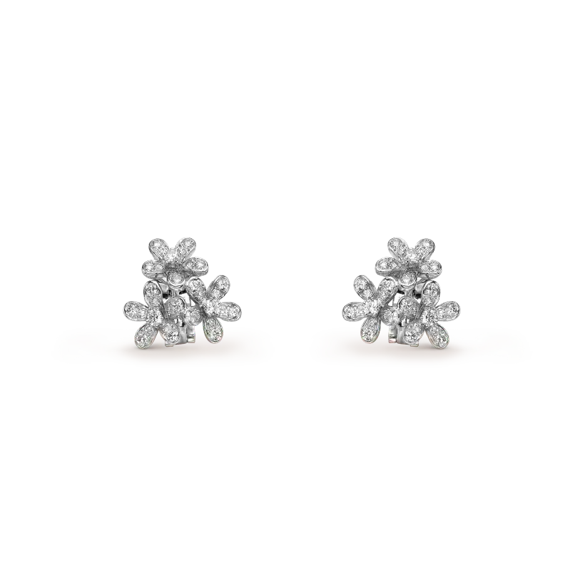 ヴァン クリーフ＆アーペルのソクラテ イヤリング（3つの花）の新着商品