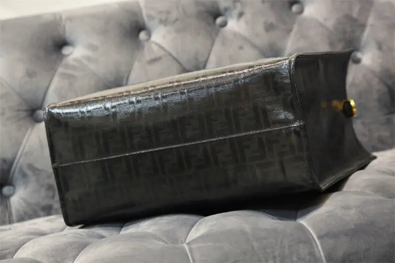 フェンディ ショッピングロゴバッグ