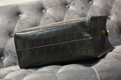 フェンディ ショッピングロゴバッグ