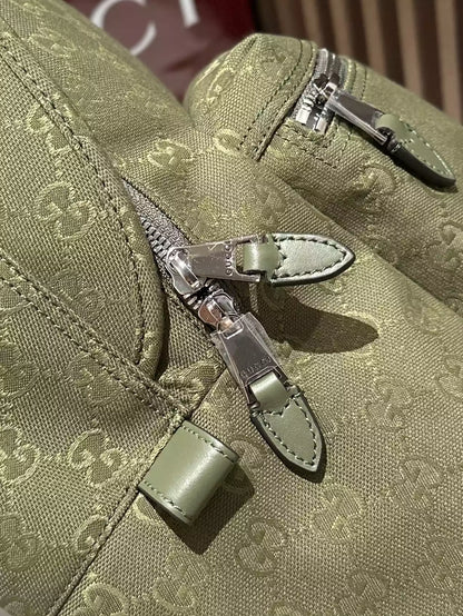 GGエンブレム ミディアム バックパック（ブラック GG キャンバス）– BG064