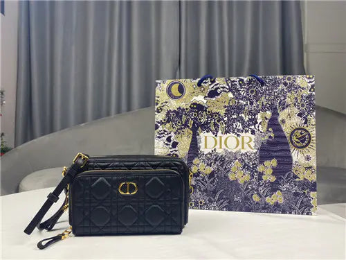 小さなディオール カロ クラッチ