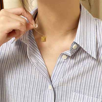 シャネルのダブルCレターゴールドカラーネックレス