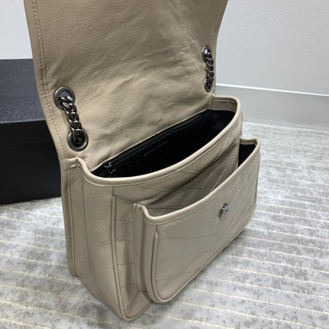 YSL ニキ ミディアム