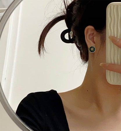 シャネルのグラスグリーンのイヤリング