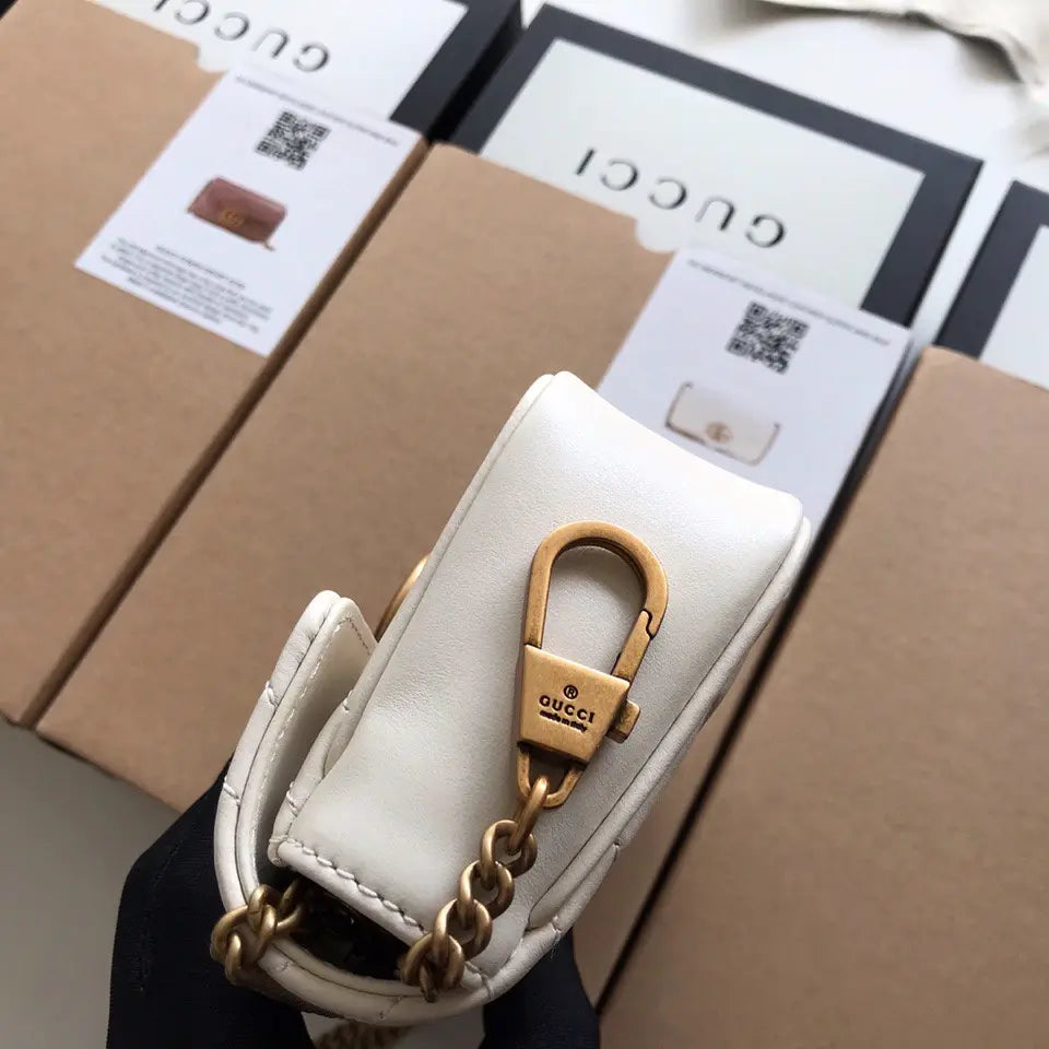 GGマーモント マトラッセ レザー スーパーミニバッグ