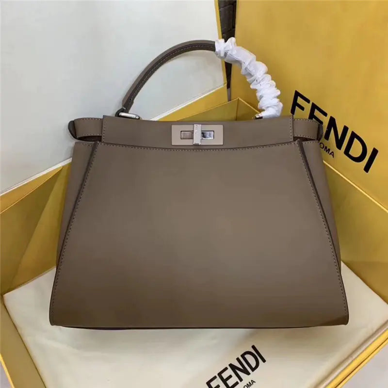 フェンディ ピーカブーバッグ