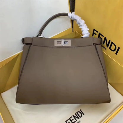 フェンディ ピーカブーバッグ