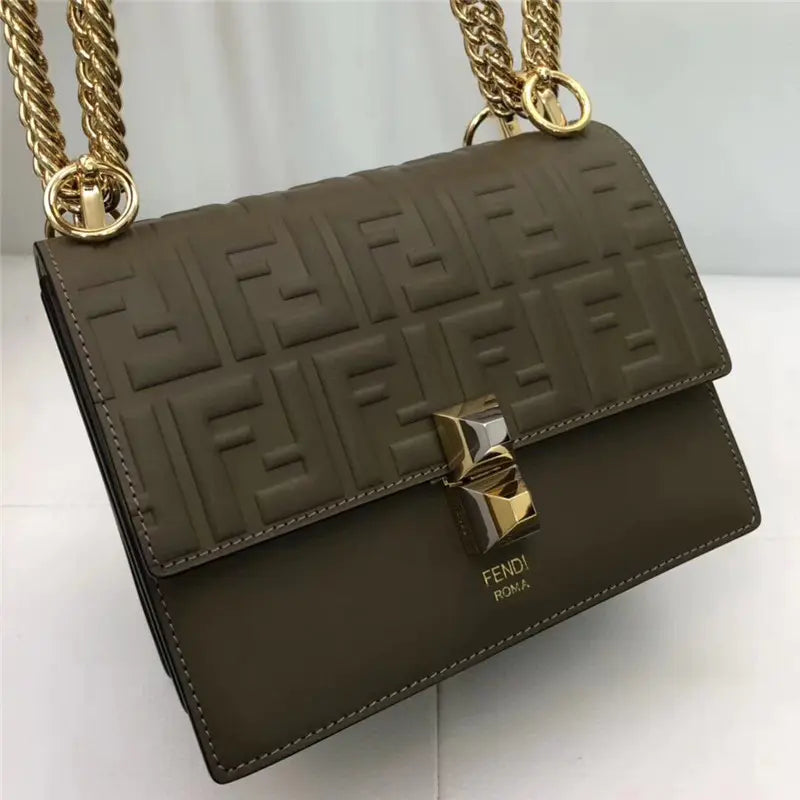 フェンディ カンユー ショルダーバッグ