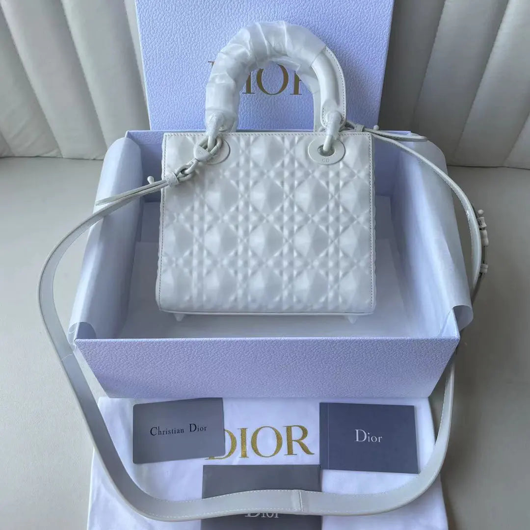 クリスチャン・ディオール ミディアム レディ ディオール バッグ