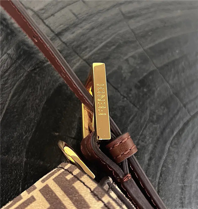 フェンディ 1997 クラシック ホーボーバッグ