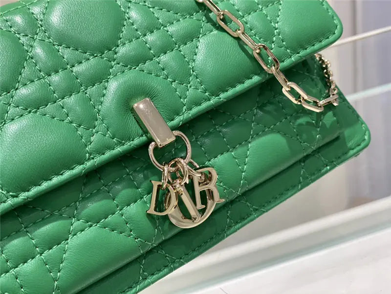 レディディオールクラッチ