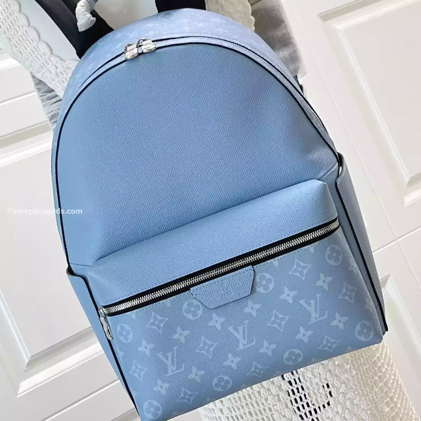 ディスカバリー バックパック PM スカイブルー モノグラム キャンバス – LW321