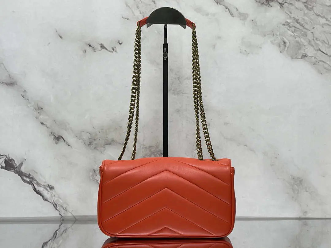 YSL 801437 ルル スモール マトラッセ ラムスキン レッド